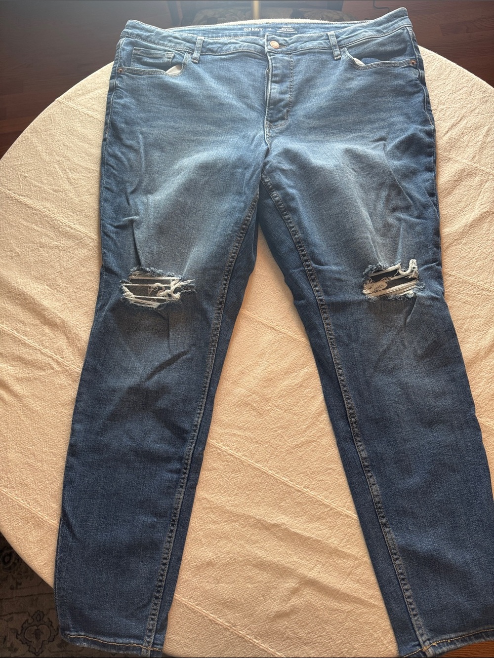 Old Navy Women's Distressed Dark Blue Skinny Jeans